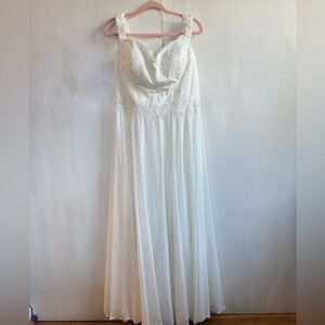 May Queen Couture Size 16 Wedding Dress